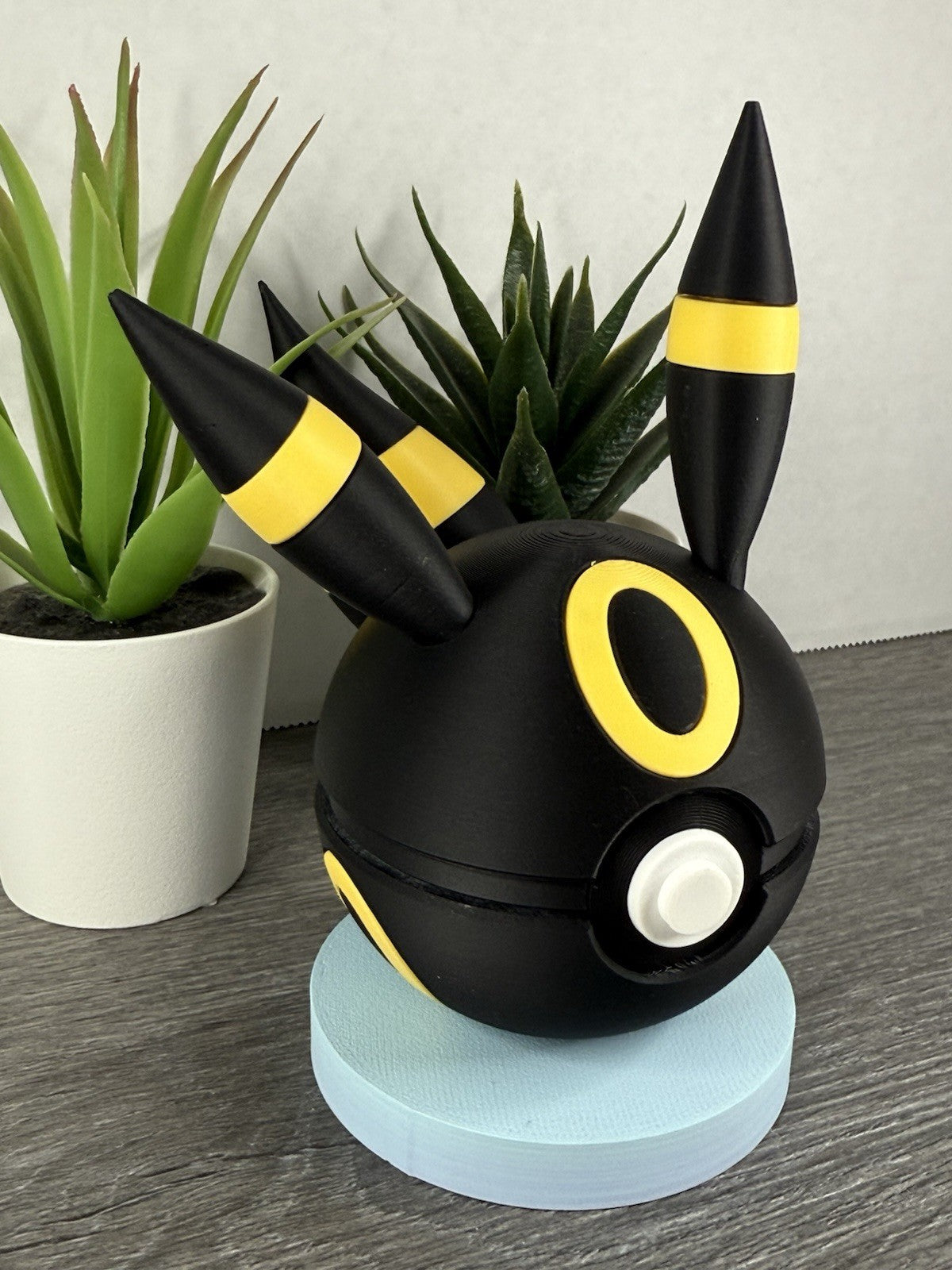 Pokemon TCG Umbreon Inspired 3D Printed Pokeball