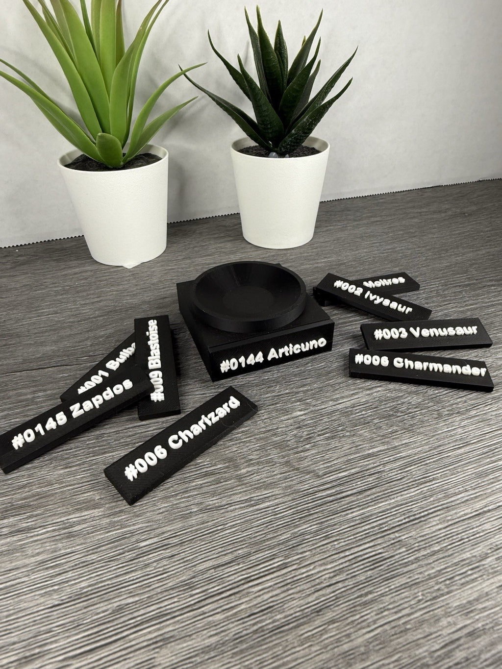 3D Printed Pokeball Nameplate Stand