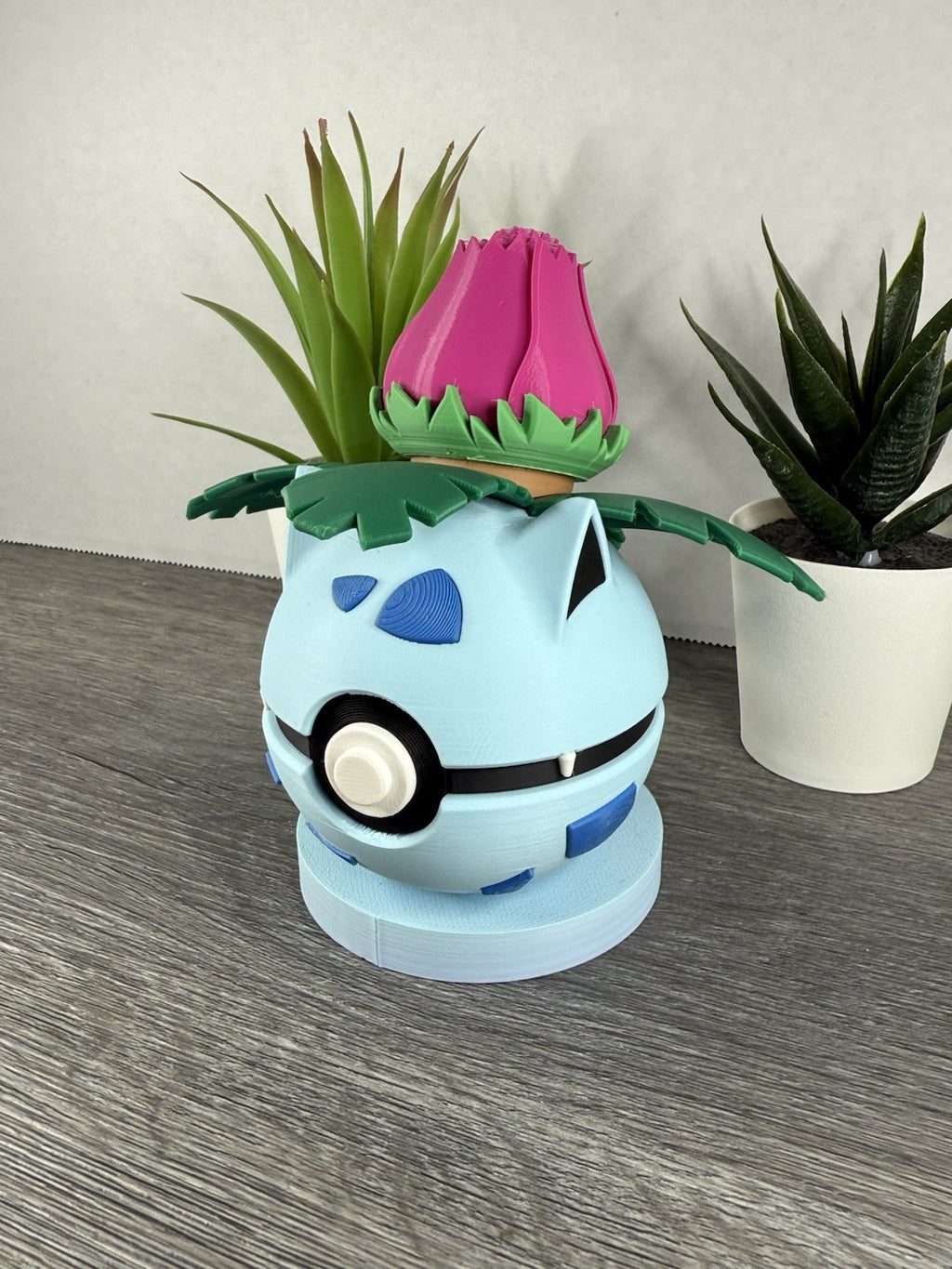 Pokemon TCG Ivysaur Inspired 3D Printed Pokeball