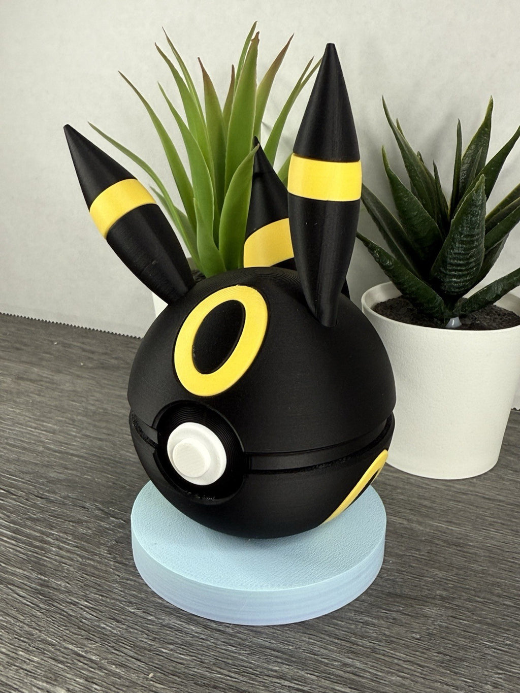 Pokemon TCG Umbreon Inspired 3D Printed Pokeball