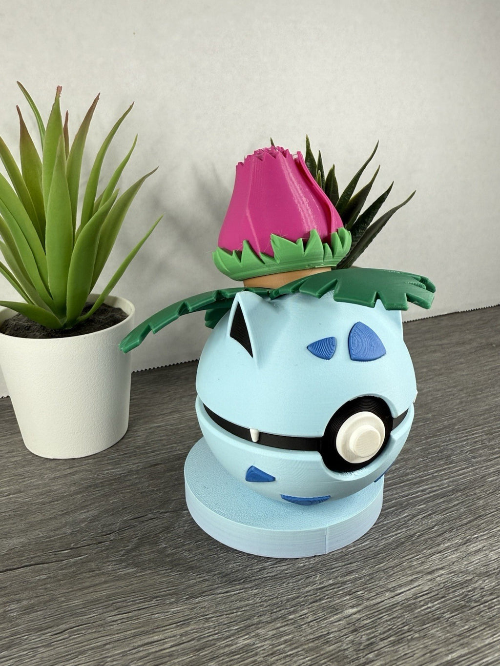 Pokemon TCG Ivysaur Inspired 3D Printed Pokeball