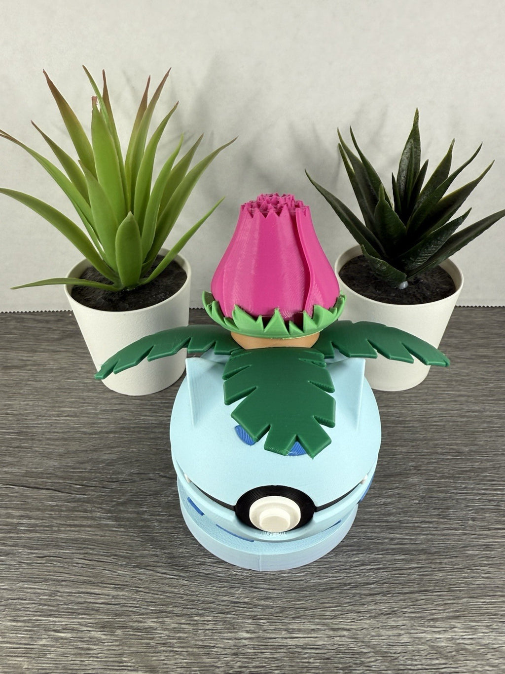 Pokemon TCG Ivysaur Inspired 3D Printed Pokeball